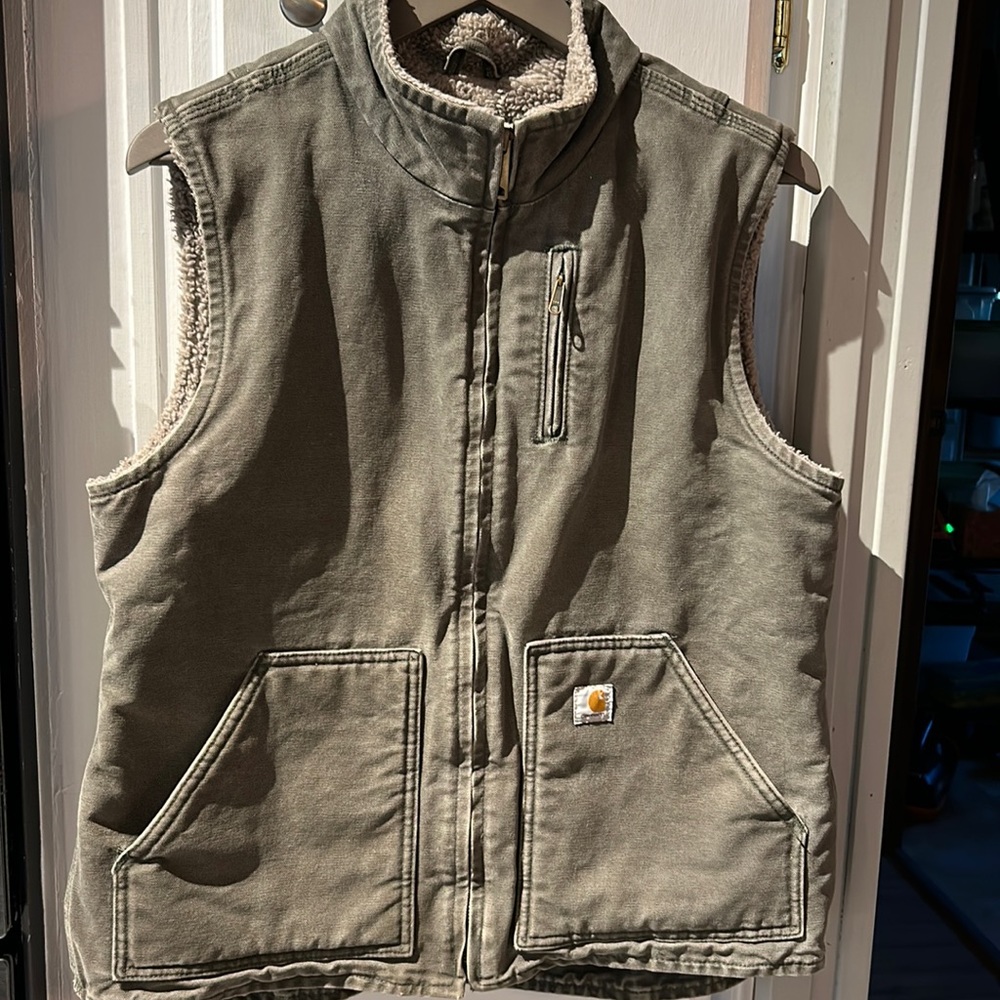 Carhartt Duck Vest with Sherpa lining. Size L.